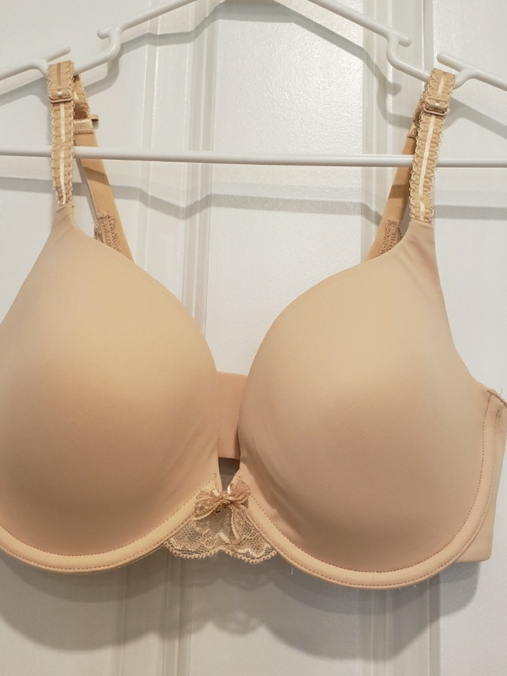 Le Mystere Beige T-Shirt Bra with Lace Accent